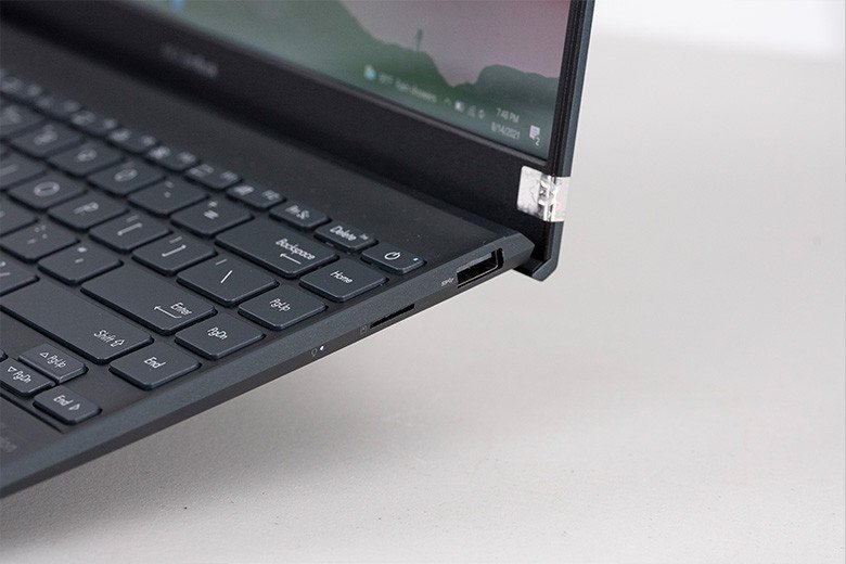 Gỡ bỏ thiết bị ngoại vi để sửa lỗi laptop Asus không lên màn hình