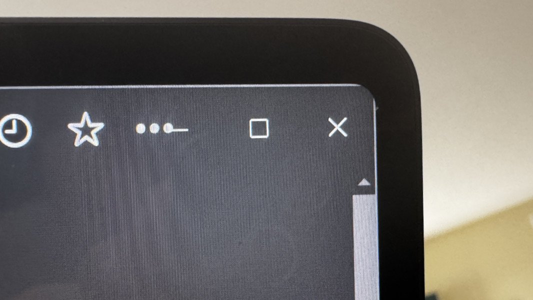 Góc màn hình cong của Surface 7 Laptop 15 inch