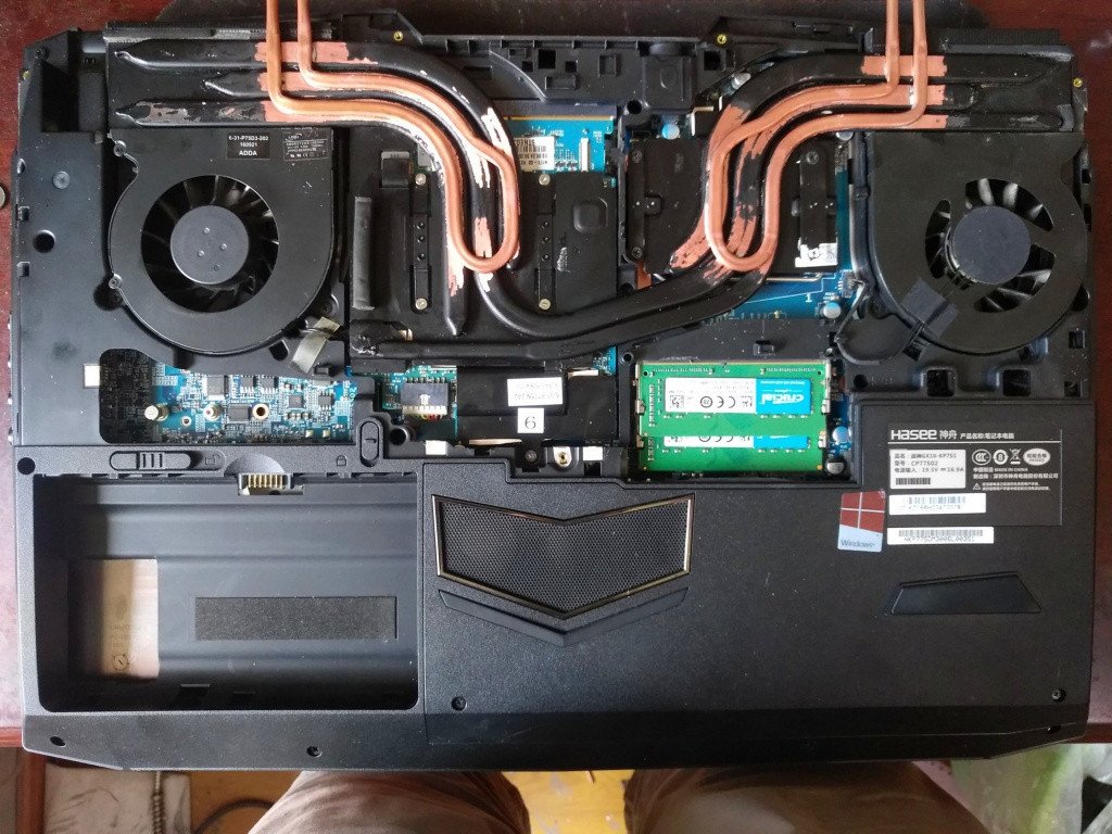 Hệ thống tản nhiệt nước cho laptop