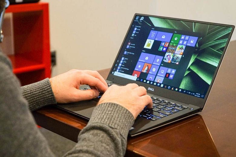 Hình ảnh các thiết bị ngoại vi kết nối với laptop, cần hạn chế sử dụng để bảo vệ pin laptop