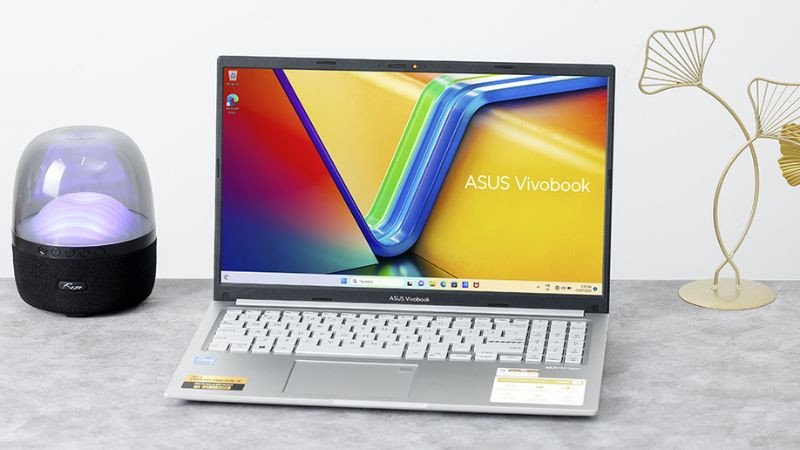 Hình ảnh laptop Asus Vivobook 15 X1504VA i7 1355U, một lựa chọn laptop 20 triệu đáng mua nhất với hiệu năng ổn định.
