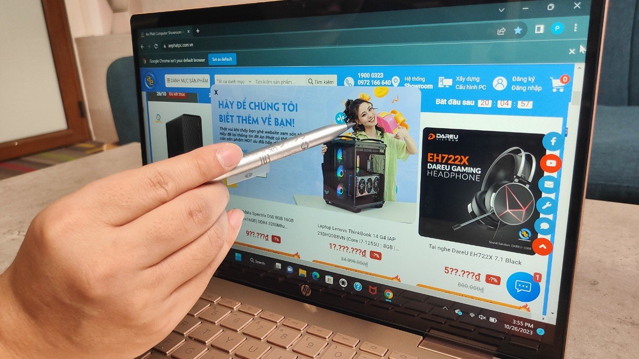 Hình ảnh laptop HP Pavilion X360 14-ek1049TU 80R27PA ở chế độ máy tính bảng, sẵn sàng cho công việc sáng tạo