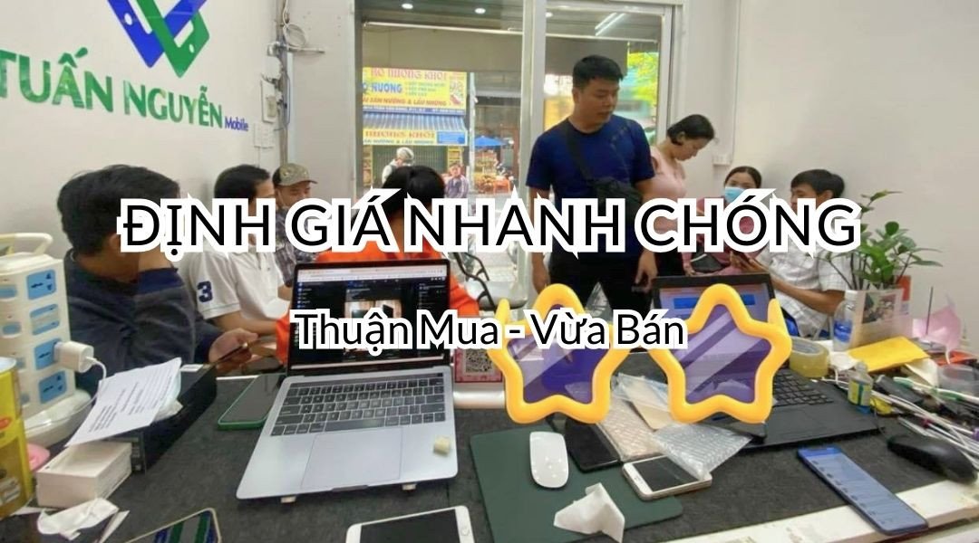 Hình ảnh minh họa một trung tâm chuyên thu mua laptop cũ và các thiết bị điện tử.
