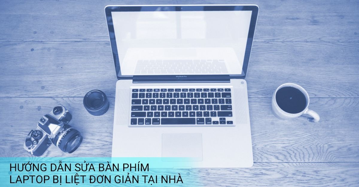 Hình ảnh một bàn phím laptop với một số phím bị liệt gây khó khăn khi sử dụng