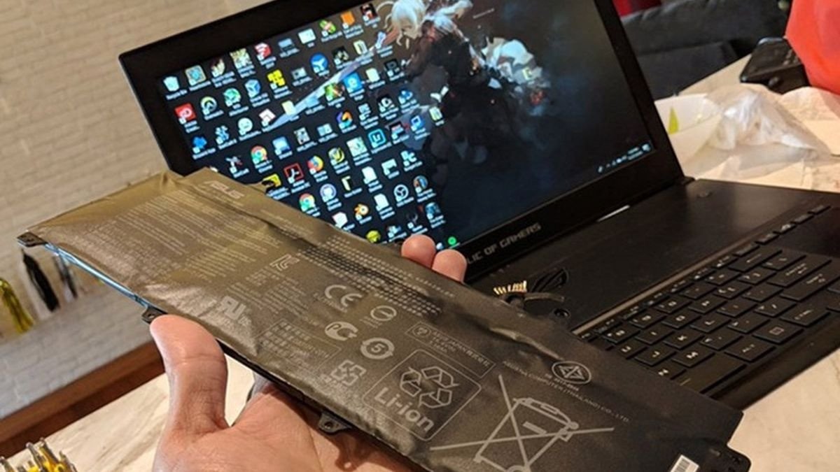 Hình ảnh một viên pin laptop bị chai và phồng to
