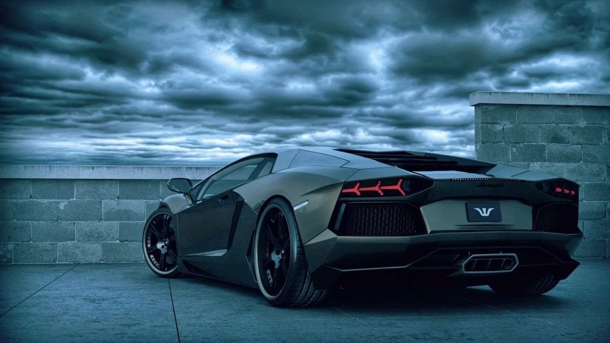 Hình nền Lamborghini Aventador màu vàng rực rỡ trên laptop