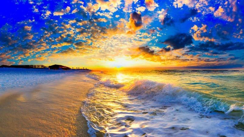 Hình nền laptop phong cảnh đẹp với thác nước hùng vĩ và cây xanh tươi mát