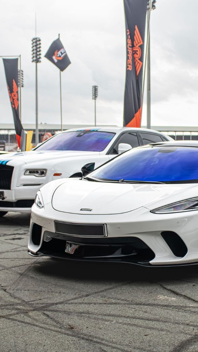 Hình nền McLaren 720S màu cam rực rỡ