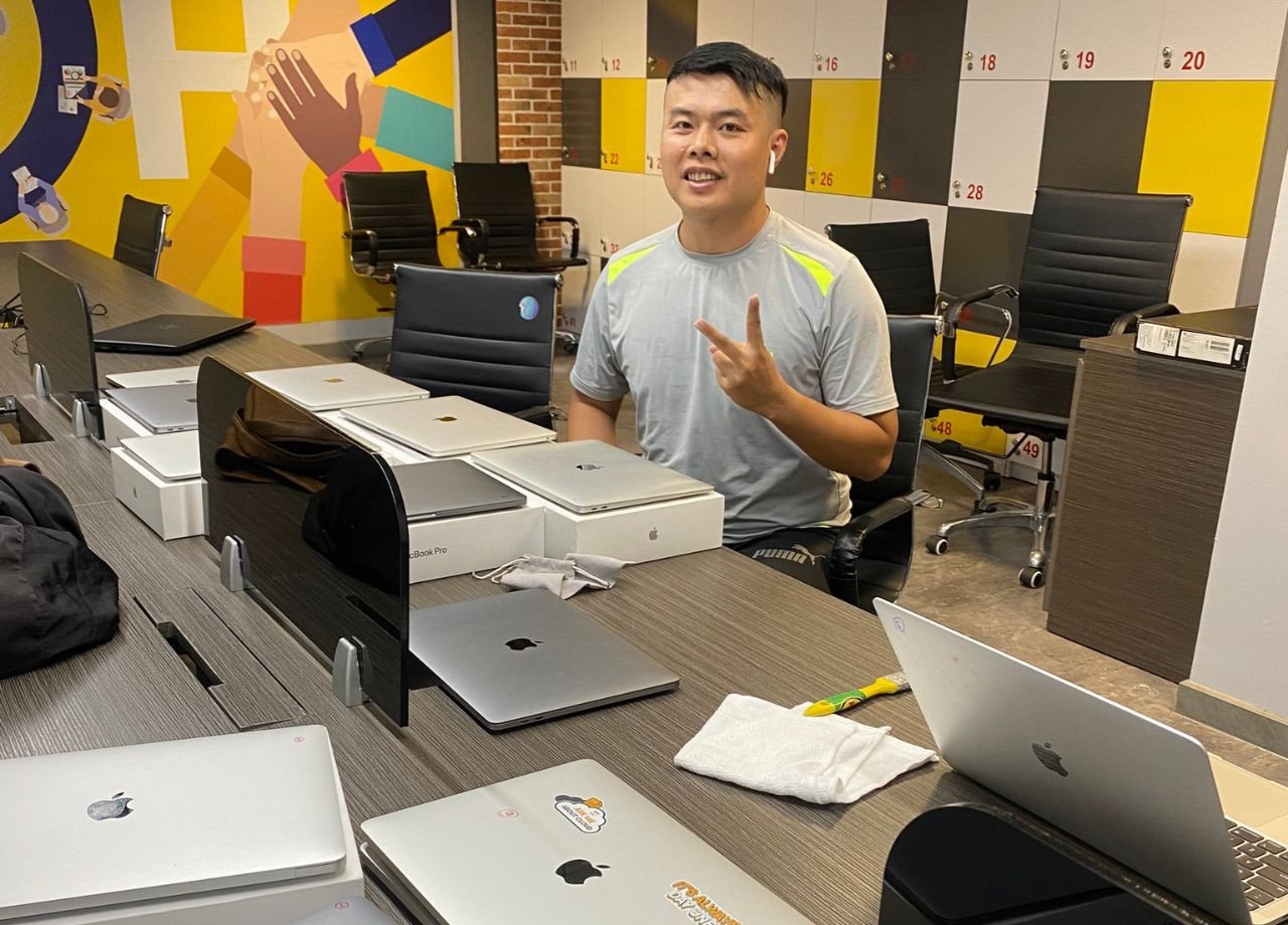 Hỗ trợ thu mua laptop tại cơ quan