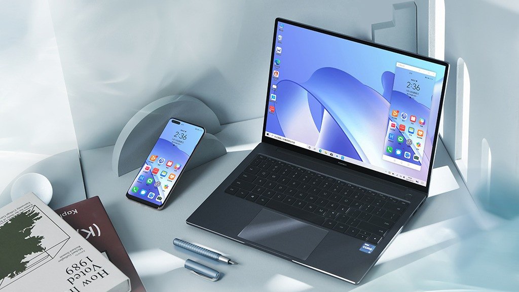 Hộp đựng laptop refurbished kèm theo tem bảo hành chính hãng, đảm bảo quyền lợi người dùng.