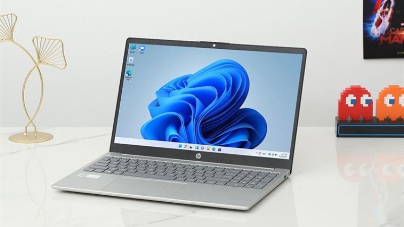 HP 15 fd1063TU Ultra 5 125H, laptop văn phòng tích hợp chip AI trong phân khúc dưới 20 triệu.