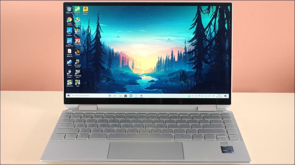 HP Spectre x360 13 có thiết kế xoay gập 360 độ linh hoạt, màn hình cảm ứng, bút cảm ứng đi kèm