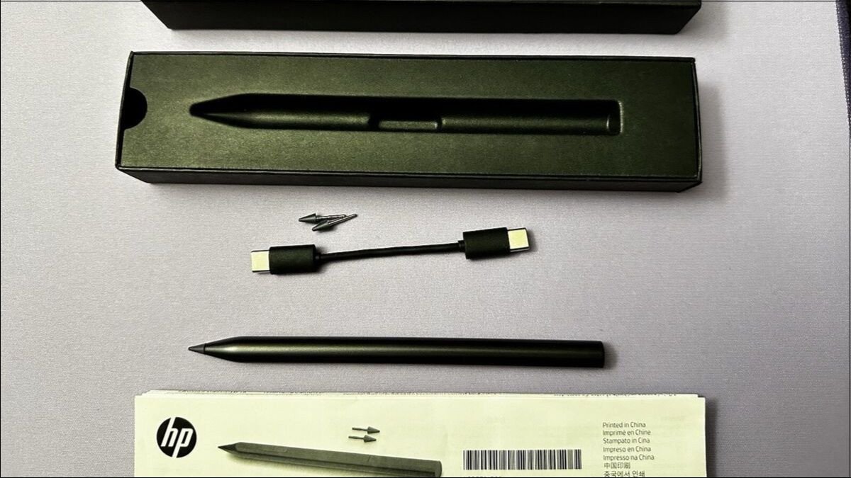 HP Tilt Pen là một loại bút cảm ứng khác của HP, có hỗ trợ nghiêng bút, sử dụng pin AAAA