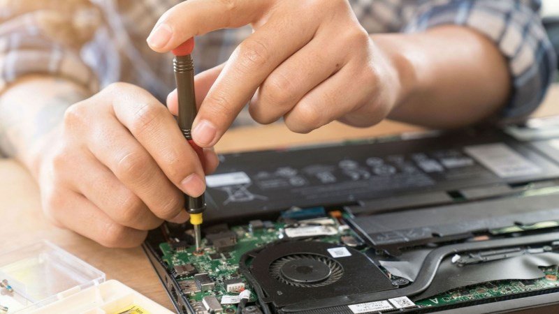Hướng dẫn khắc phục tạm thời các lỗi hư main laptop cơ bản