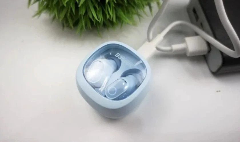Hướng dẫn sạc pin tai nghe Baseus WM02 đúng cách với cáp USB-C