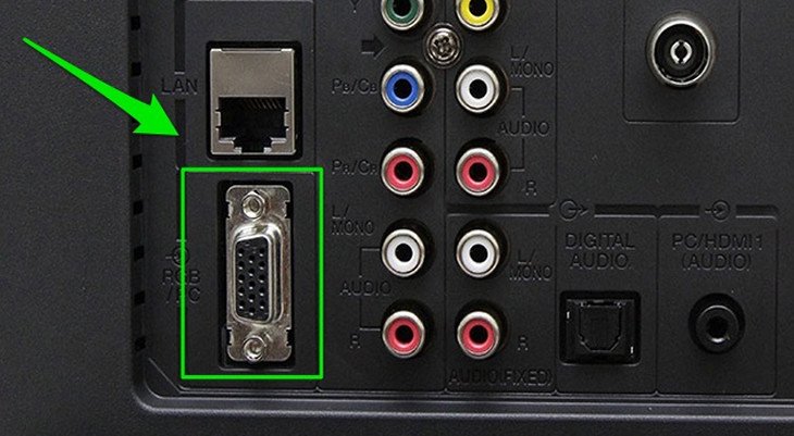 Kết nối laptop với tivi thông minh qua cổng VGA