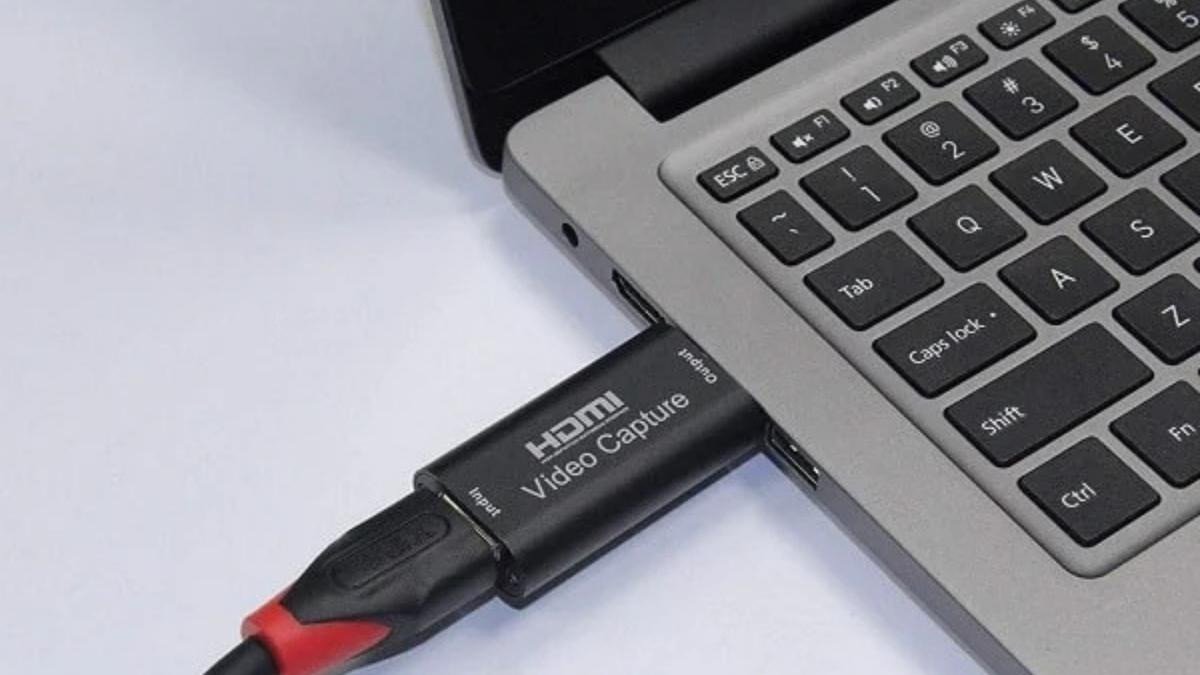 Kết nối tay cầm PS4 với máy tính bằng cáp USB