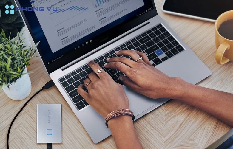 Khả năng kết nối ổ đĩa rời cho laptop và tương thích hệ điều hành