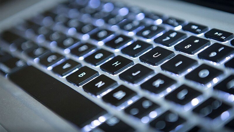 Khắc phục lỗi bàn phím laptop bằng cách chỉnh bàn phím về mặc định