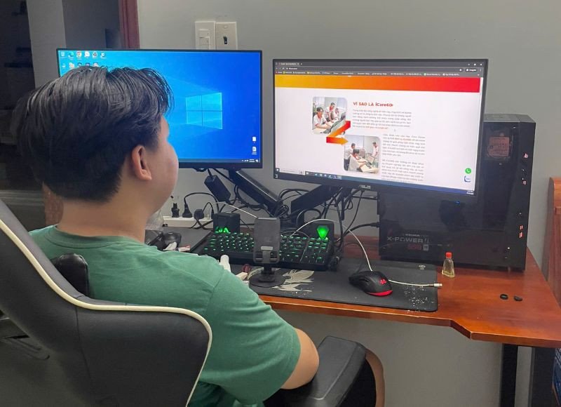 khách hàng hài lòng với dịch vụ sửa laptop tại nhà