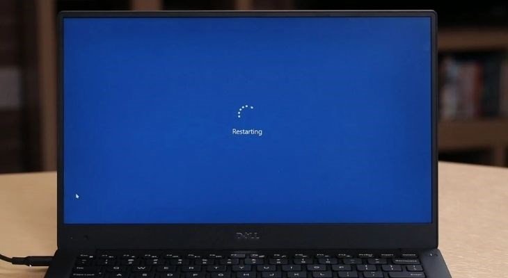 Khởi động lại laptop để khắc phục lỗi laptop không hiển thị biểu tượng wifi
