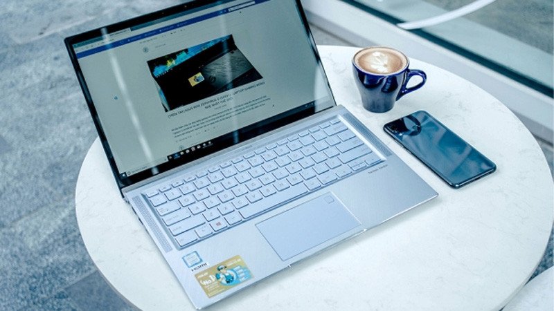 Không để laptop gần những nơi có kiến