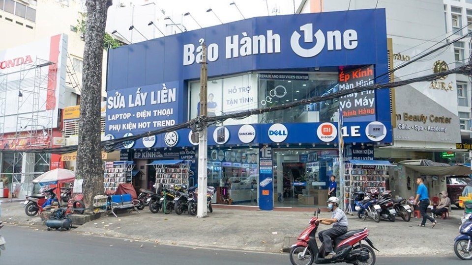 Không gian rộng rãi của dịch vụ sửa laptop Laptop One