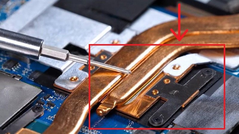 Khu vực bộ vi xử lý CPU trên bo mạch chủ của laptop