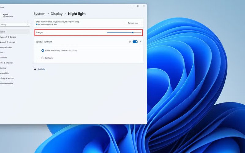 Kích hoạt chế độ Night Light bảo vệ mắt trên laptop Windows 11