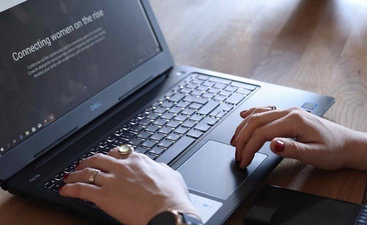 Kiểm tra bàn phím laptop khi có dấu hiệu hư hỏng hoặc muốn bảo trì