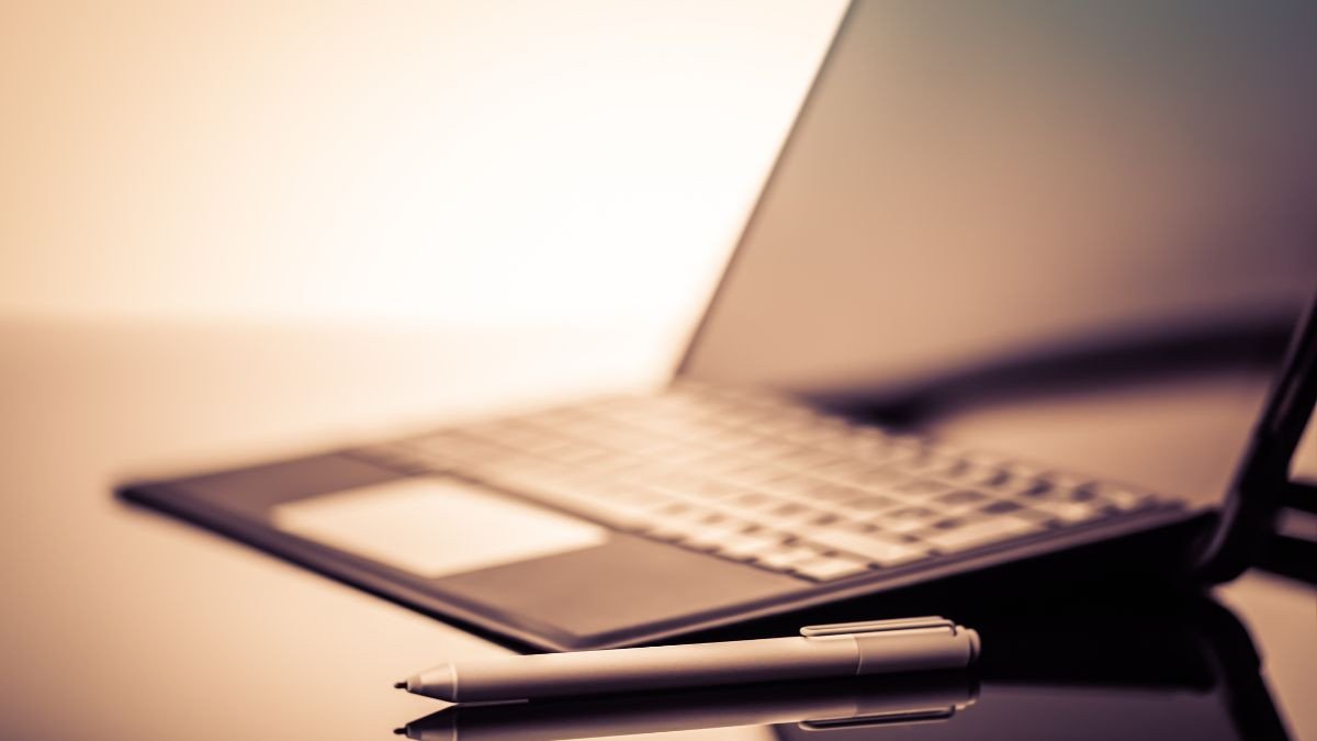 Kiểm tra các dấu hiệu khi laptop không lên màn hình quạt vẫn hoạt động