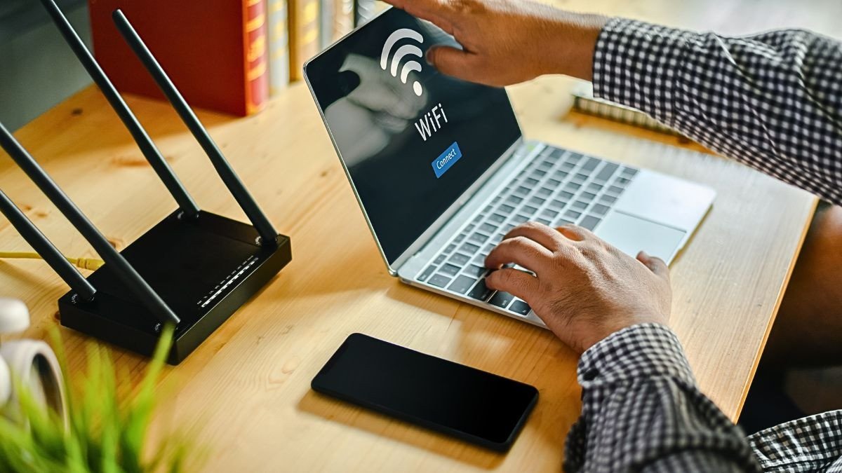 Kiểm tra cài đặt mạng và tường lửa để khắc phục lỗi khi không thể kết nối PC với laptop không dây