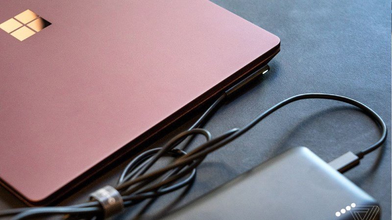 Kiểm tra cáp sạc Surface laptop bị lỗi nguồn
