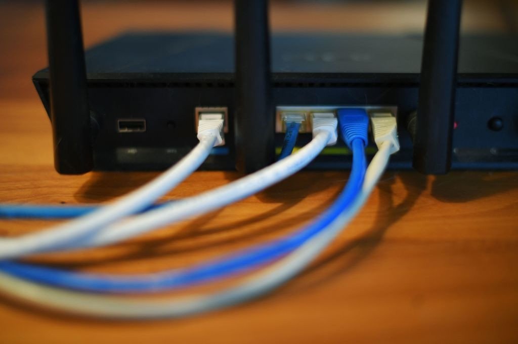 Kiểm tra kết nối cáp Ethernet