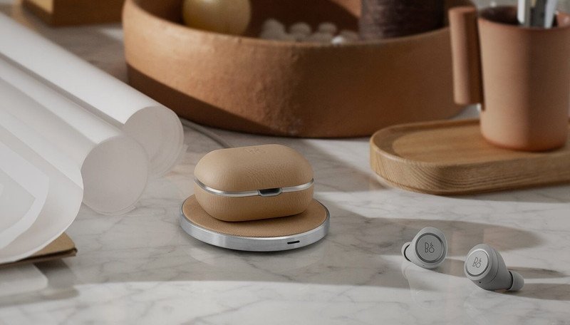 Kiểm tra kết nối nguồn sạc để khắc phục lỗi không sạc được tai nghe Bluetooth