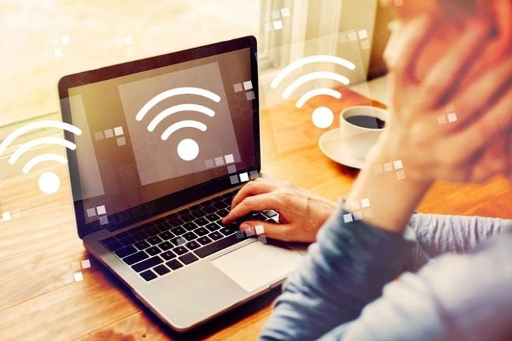 Kiểm tra kết nối Wi-Fi là kinh nghiệm mua laptop cũ để đảm bảo mạng ổn định