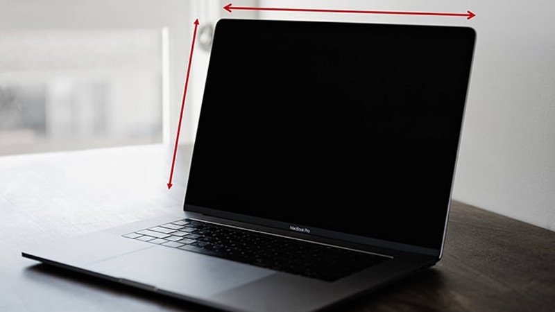 Kiểm tra kỹ kích thước màn hình và độ phân giải trước khi mua laptop