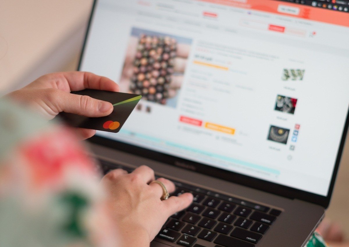 Kiểm tra kỹ laptop gaming trước khi mua để đảm bảo chất lượng