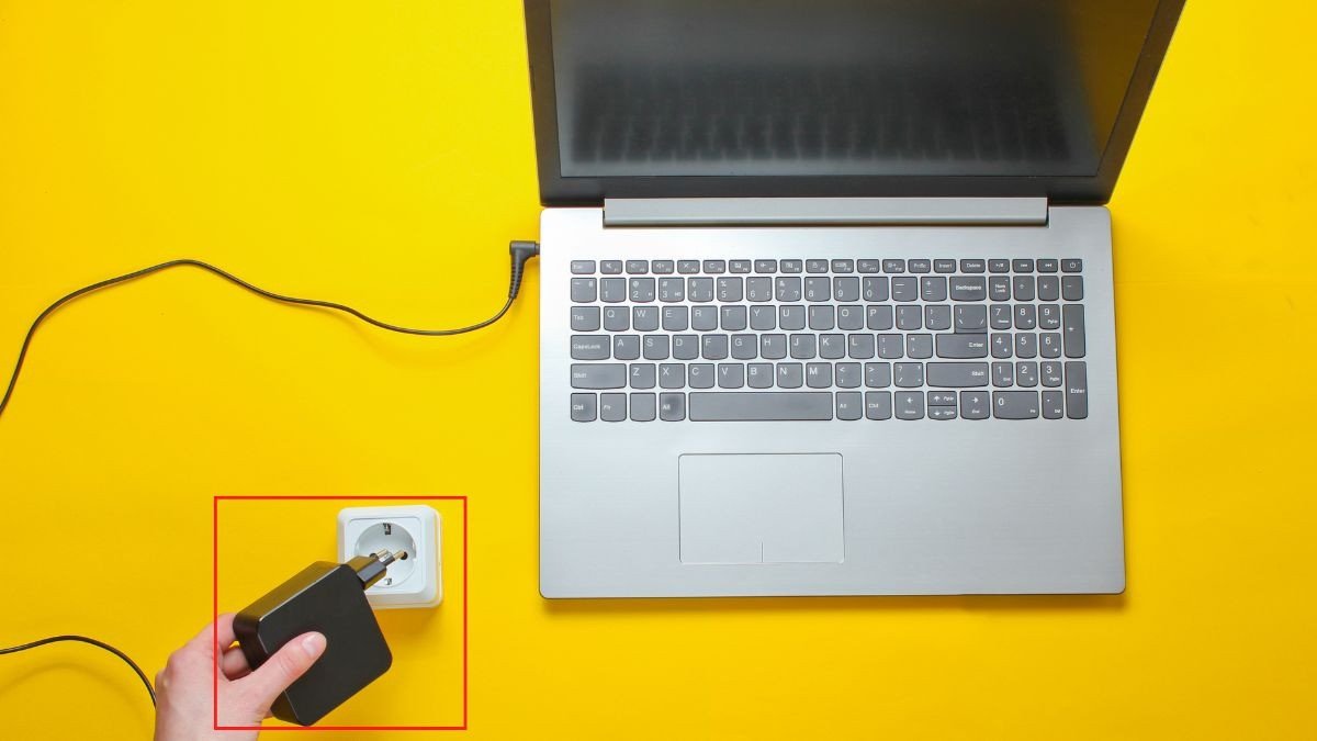 Kiểm tra nguồn điện laptop khi sập nguồn