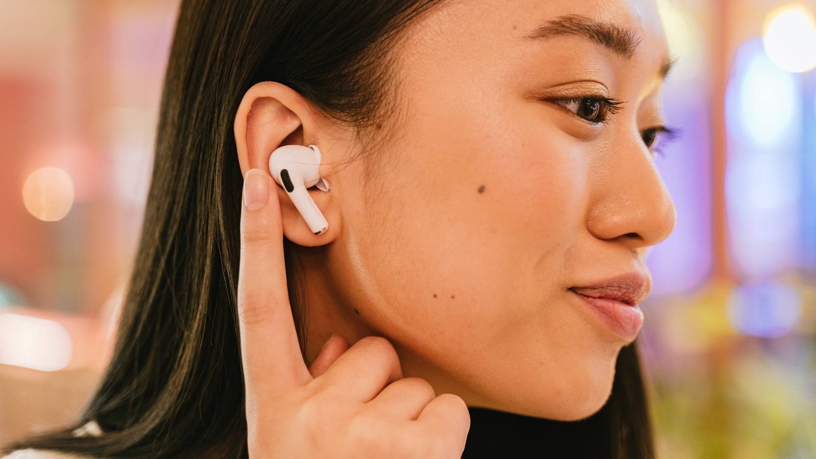 Kiểm tra pin và kết nối Bluetooth khi âm lượng tai nghe bị nhỏ