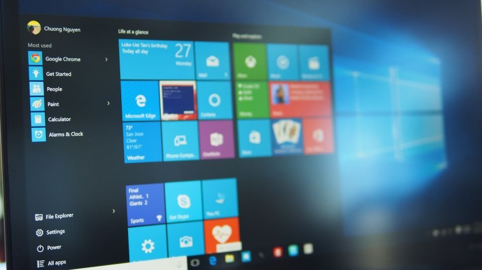 Kiểm tra Task Manager để phát hiện ứng dụng gây lỗi màn hình laptop bị giật lên xuống.