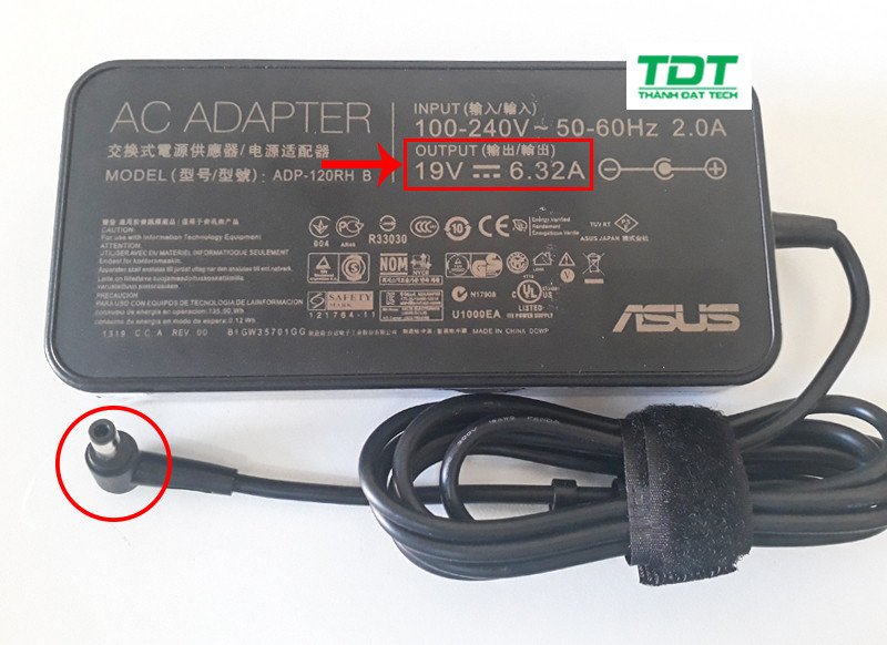 Kiểm tra thông số kỹ thuật điện áp trên cục sạc laptop bao nhiêu vôn