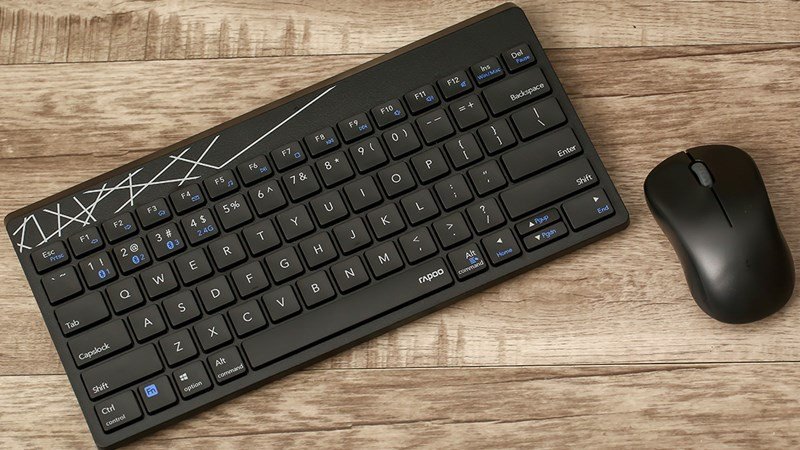 Kiểm tra và kết nối dây cáp bàn phím bên trong laptop