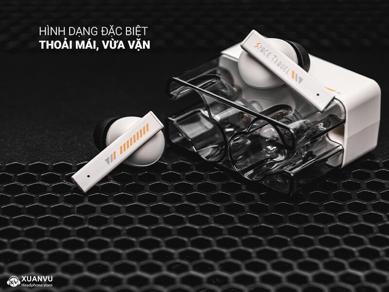 Kiểu dáng ergonomic của tai nghe Moondrop Space Travel phù hợp nhiều cỡ tai