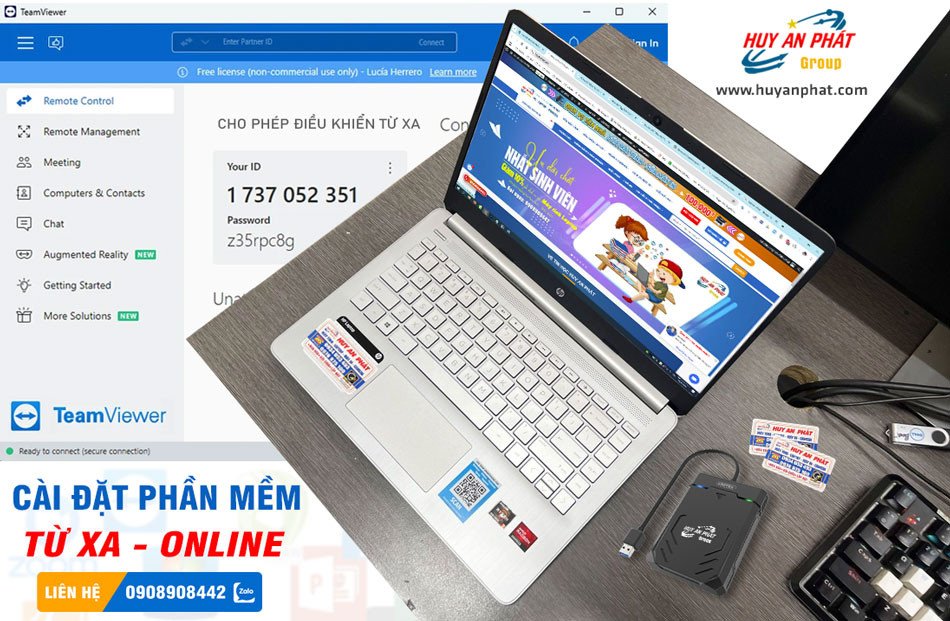 Kỹ thuật viên cài đặt và cấu hình phần mềm tại cửa hàng sửa laptop quận 3