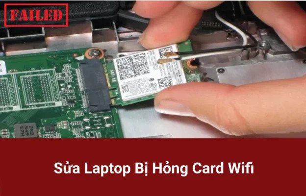 Kỹ thuật viên đang kiểm tra hoặc thay card wifi laptop Asus bị hỏng