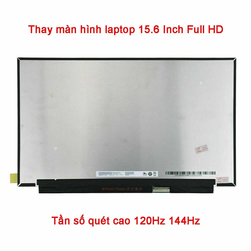 Kỹ thuật viên đang thay màn hình laptop 15.6 full HD IPS 144Hz chuyên nghiệp