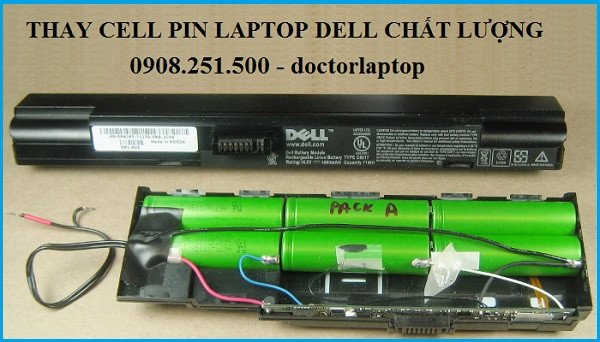 Kỹ thuật viên đang thực hiện thay cell pin laptop chuyên nghiệp và nhanh chóng