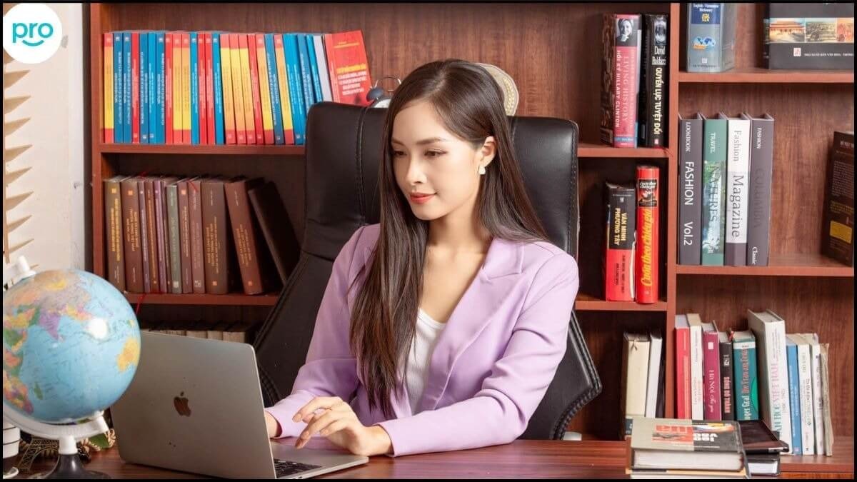 Laptop 17 inch cũng rất phù hợp cho doanh nhân và những người làm văn phòng