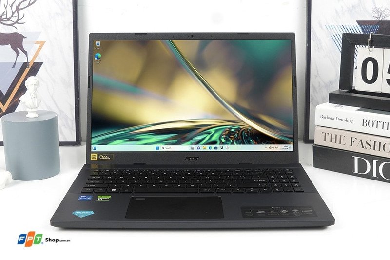 Laptop Acer Aspire 7 A715-76G-73FM hiển thị sức mạnh của chip Intel Core i7 thế hệ 12.
